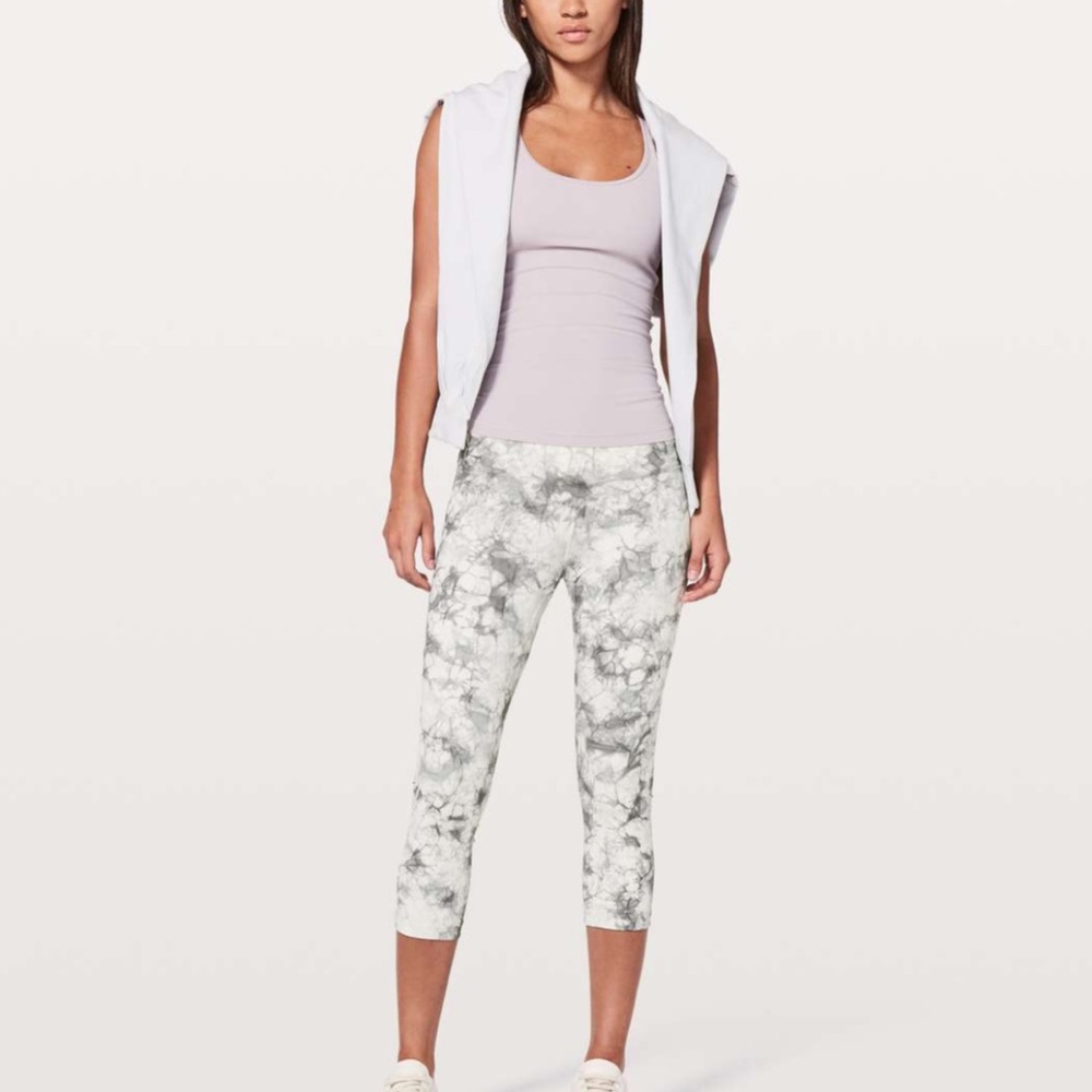 Lululemon wunder under under high rise crop 21” full on luxtreme dual shibori - Picture 3 of 9